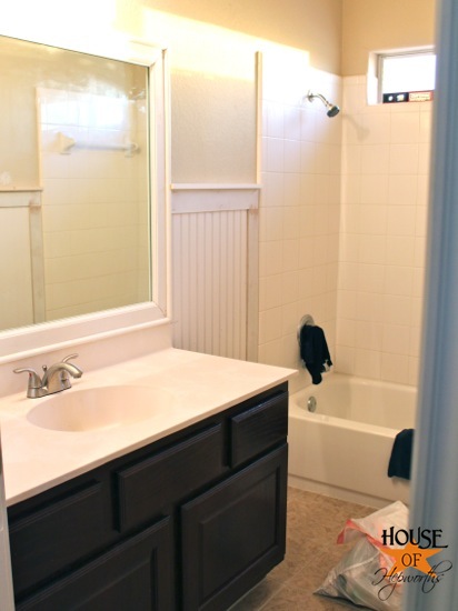 beadboard and hooks in the bathroom - House of Hepworths