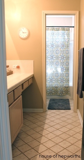 beadboard and hooks in the bathroom - House of Hepworths