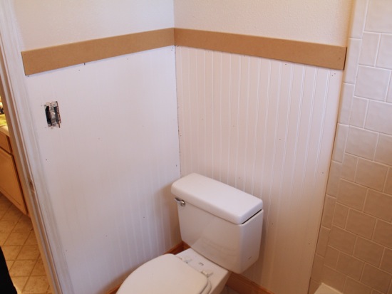 beadboard and hooks in the bathroom - House of Hepworths