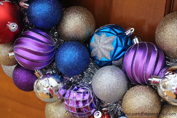 Make your own fancy ORNAMENT WREATH! Easy and inexpensive - House of ...