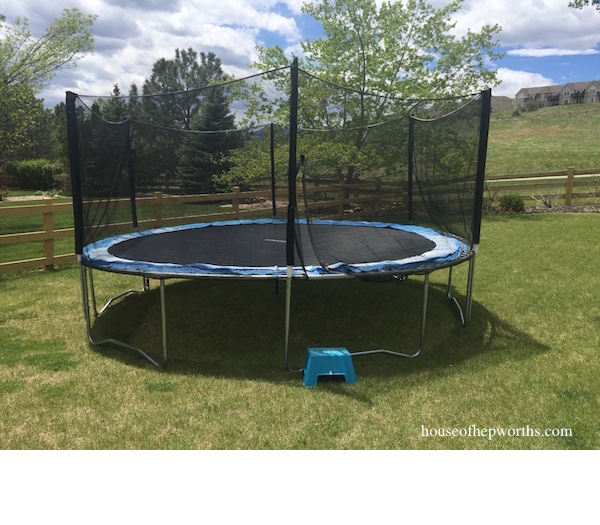 trampoline net pole replacement