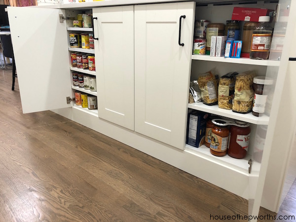 Customized kitchen pantry - IKEA Hackers