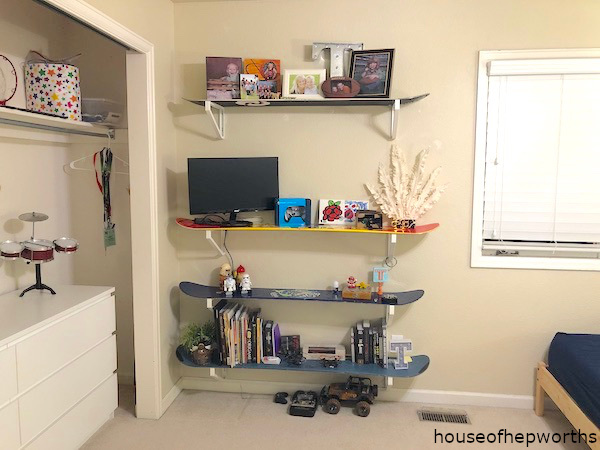 snowboard diy floating shelves