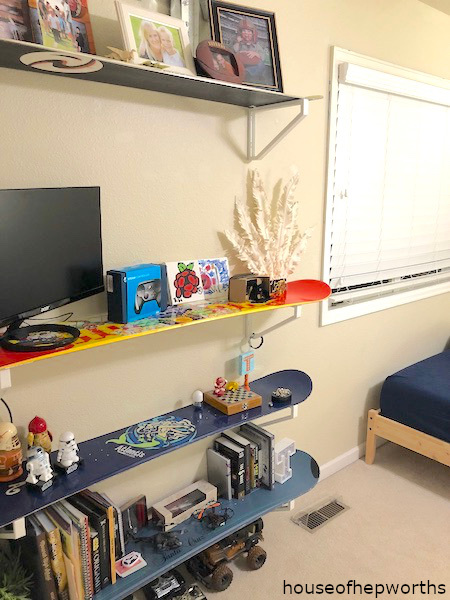 snowboard diy floating shelves